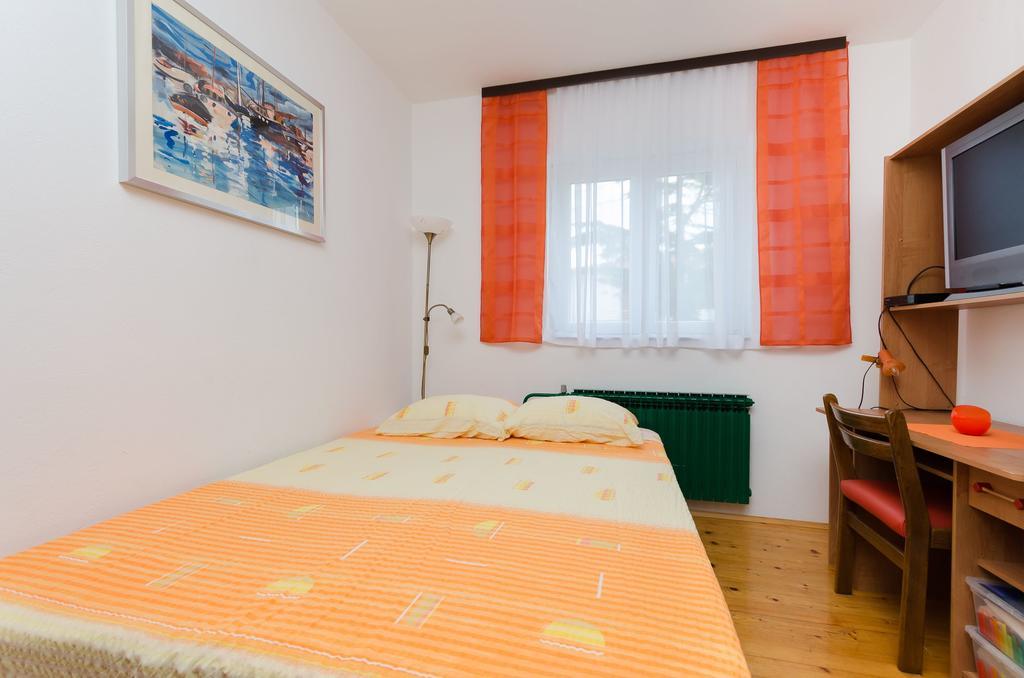 Apartment Bozena Punat Exterior foto